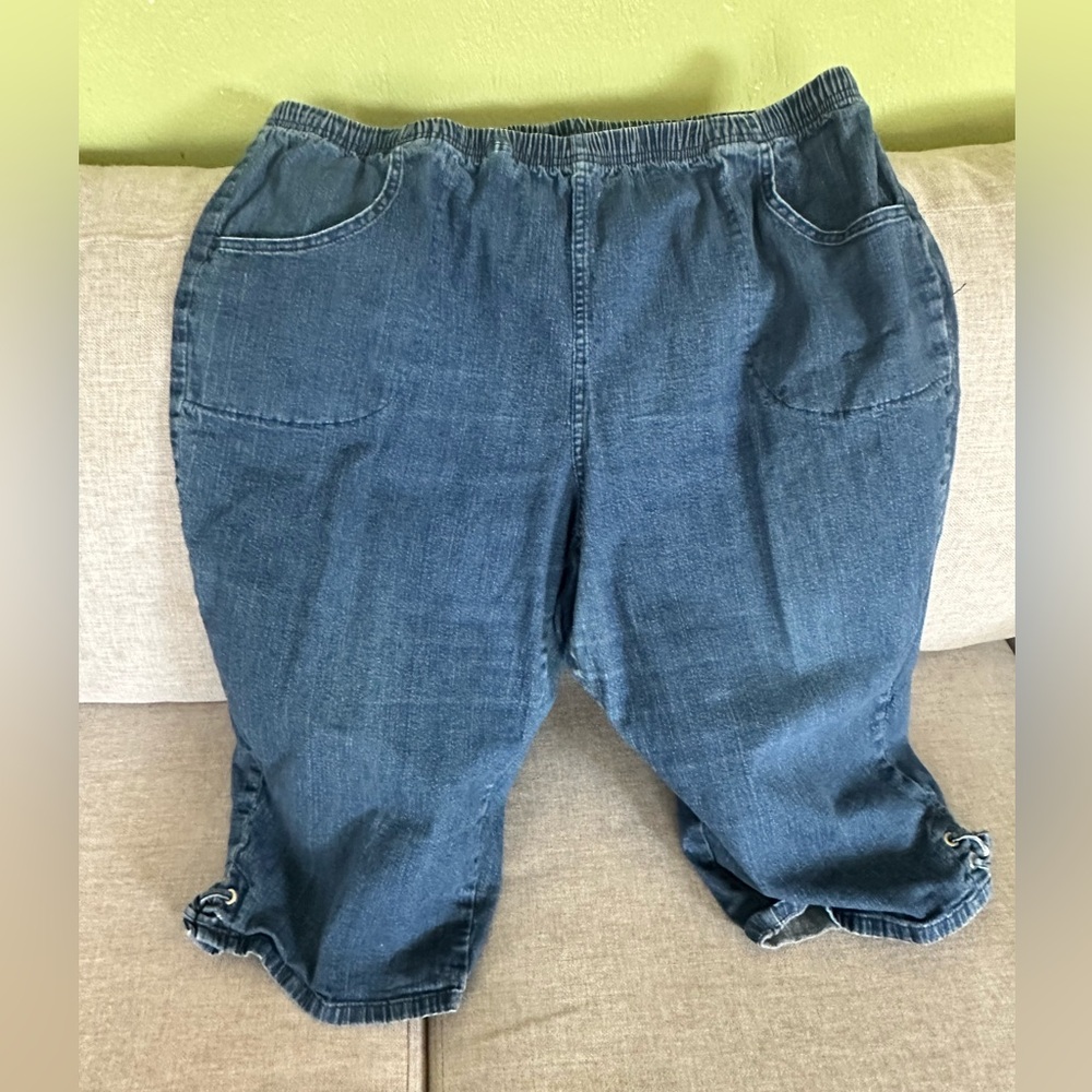 Women's Blue Denim Capris